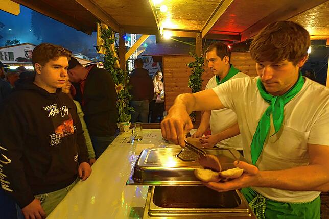 Bild 12: Die Bonndorfer feierten ihr 40. Schlossfest – Der Südkurier zeigt die besten Einblicke!