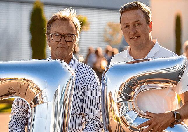 Die Geschäftsführer Jürgen (links) und Ralph Winterhalter führen das Unternehmen. Hier ein Bild zum 75. Jubiläum der Firmengründung, die ...