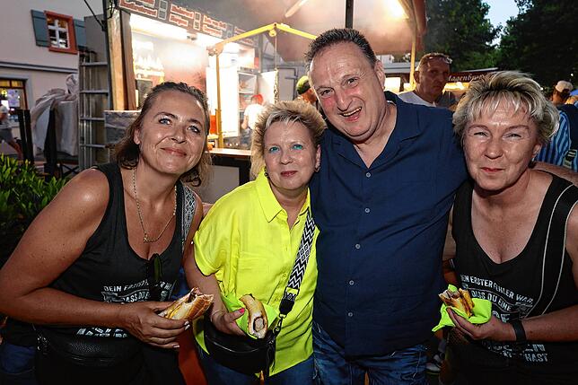 Bild 10: Die Massen strömen zum großen Flohmarkt. Hier gibt‘s die Fotos aus Konstanz
