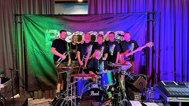 Die Band Brooks, die in Höchenschwand oder Häusern probt. Sie tritt bei vielen Anlässen auf. Bild: Band Brooks