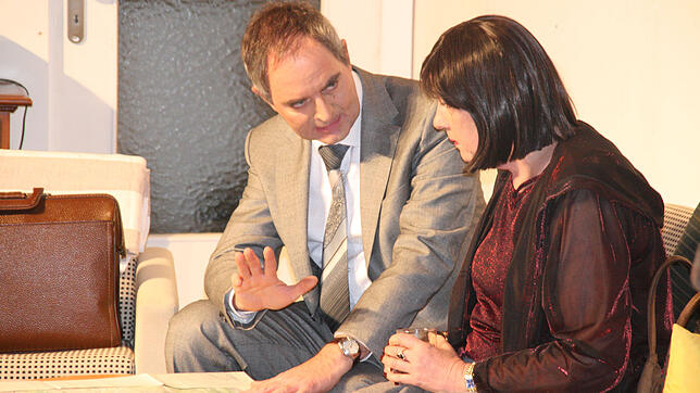 Mario Geng und Brigitte Vogel, hier in der aktuellen Produktion „Plötzlich und unerwartet“, gehören zum Ensemble des Theaters Wiwa der ...