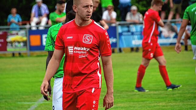 Felix Fehrenbach und der FC Königsfeld wollen in Neustadt die Pokal-Qualifikation schaffen. Bild: Kaltenbach