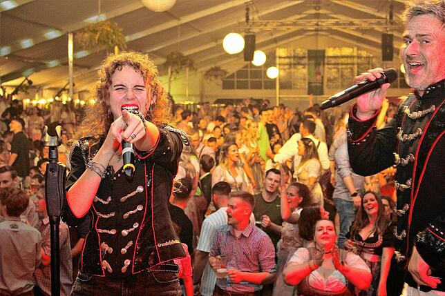 Bild 14: Partyabend auf der Bohlinger Sichelhenke mit dem Hofbräu-Regiment