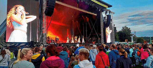 Bild 1: „Pop am See“ mit Max Giesinger und Leony – zwei Top-Acts an einem Abend