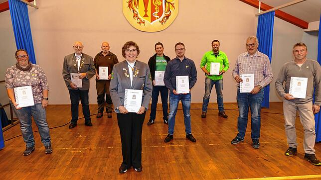 Sie durften sich über Ehrungen und Auszeichnungen freuen (von links): Melanie Freuer, Manfred Hahnke, Manfred Förg, Elfriede Müller, ...