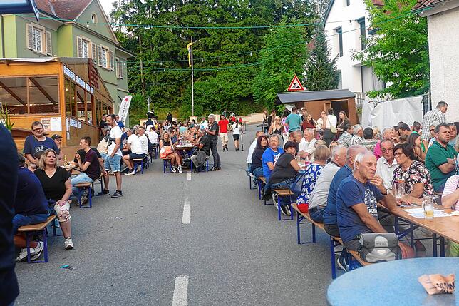 Bild 26: Musikkapelle, Bläserjugend und Gesangverein Hausen vor Wald feiern den Sommer mit hunderten Gästen