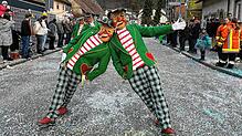 Die Narren müssen sich diese Fasnacht auf gemischtes Wetter einstellen. Den Spaß0 lassen sich die Narren &ndash; so wie hier die ...