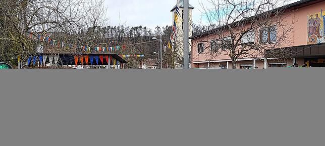Bild 16: Ausnahmezustand in Wutöschingen: Der Rathaus-Sturm am schmutzigen Dunschtig in Bildern