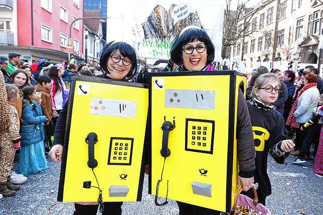 Bild 38: Bilder vom großen Fasnet Samschdig-Umzug der Poppele-Zunft (2)