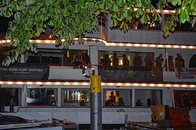 Bild 27: Leinen los fürs Torture Ship: Bilder vom Boarding in Friedrichshafen und Konstanz