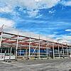 Hier sollen zukünftig Gräser und Wildblumen auf dem Dach wachsen. Zeppelin setzt bei der neuen Lagerhalle auf Nachhaltigkeit.