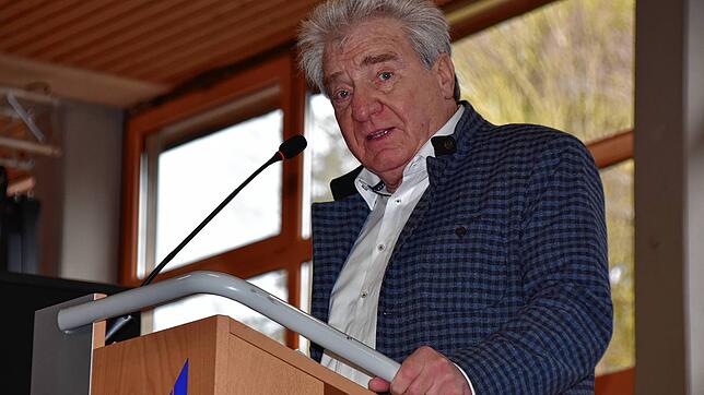 Ehemaliger Landrat Frank Hämmerle bekannte seine Liebe zu Eigeltingen. Er sah mit kritischen Blick in die Zukunft und auf die ...
