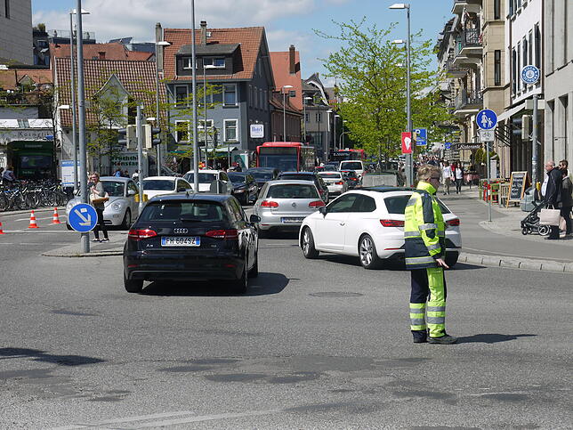 Bild 1: Alle Jahre wieder: Im Advent drohen Staus bis zum Verkehrskollaps in Konstanz. Die Stadt erklärt, wie sie dieses Jahr gegensteuern will