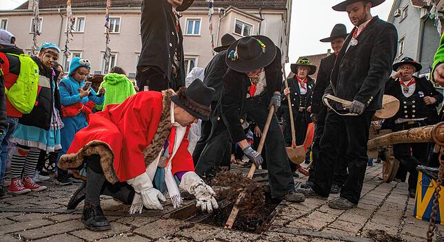 Bild 16: Bilder vom Schmotzigen Dunschdig in Meßkirch (Teil 2/3)