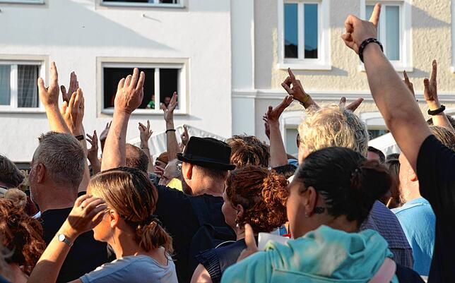 Bild 16: Gute Stimmung beim dritten Konzertabend des Markdorf Open-Air 2025