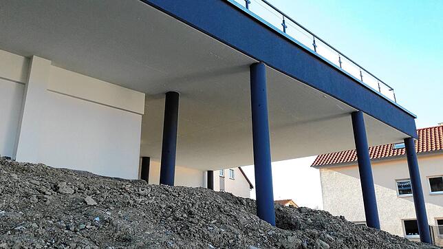 Eine Terrasse zum Fußballspielen. Das Bauvorhaben in der Bruggergasse sorgt für Verstimmung zwischen der Stadtverwaltung und dem ...