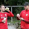 Sie sind bereit: Trainer Jörg Ritter und Kapitän Frederik Gisinger vom FC Grießen haben sich für das Klettgau-Derby am Samstag beim FC ...