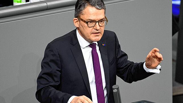 Fordert mehr Investitionen in die qualitative Ausstattung der Bundeswehr: Der CDU-Außenpolitiker Roderich Kiesewetter. Er vertritt den ...