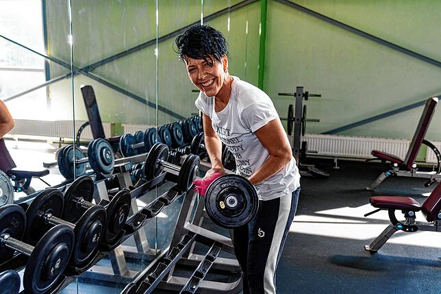 Sabine Hohmann reinigt die Geräte im Fitness-Studio, damit alles piccobello sauber ist, wenn die ersten Kunden am 2. Juni wieder zum ...