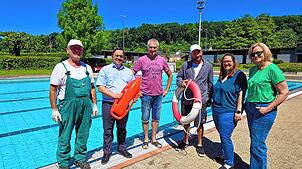 Zur Saisioneröffnung am Sonntag lädt die Gemeinde alle Badegäste kostenlos ins Freibad ein.