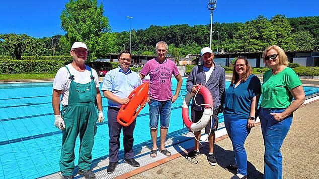 Zur Saisioneröffnung am Sonntag lädt die Gemeinde alle Badegäste kostenlos ins Freibad ein.