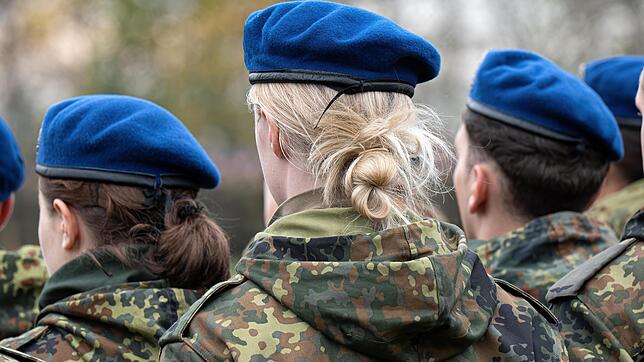 In der Bundeswehr kann freiwilliger Wehrdienst abgeleistet werden.