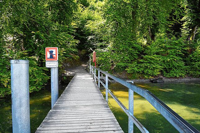 Der Steg am Fuß der gesperrten Marienschlucht muss erneuert werden, damit Baumaterial für spätere Maßnahmen gebracht werden kann. ...