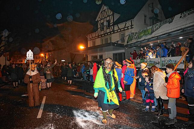 Bild 11: Jetzt geht es los! Mit dem Nachtumzug in Gottmadingen: hier gibt´s die Bilder!
