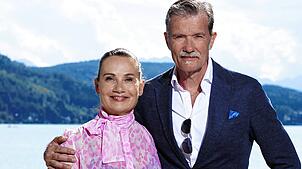 Jenny (58) und John Jürgens (61) am Wörthersee in Klagenfurt.
