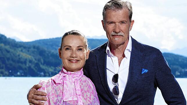 Jenny (58) und John Jürgens (61) am Wörthersee in Klagenfurt.
