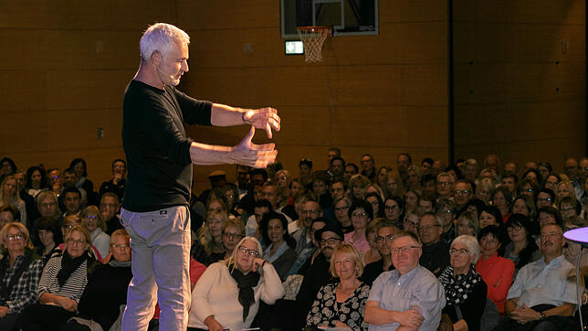 Kurzweilig und mit Humor erklärte Dani Nieth den 450 Besuchern des SÜDKURIER-Wissensforums in der Waldshuter Stadthalle, wie man mehr ...