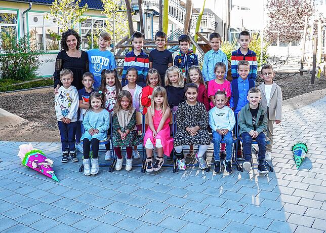 Die Klasse 1a der Georg-Müller-Schulen mit der Klassenlehrerin Lydia Gerhardt.