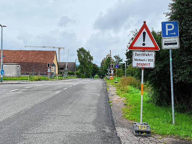 Am Zollhäusleweg in VS-Zollhaus warnt seit Montag, 28. August, ein Schild, dass auf dieser kleinen Straße keine Durchfahrt nach Marbach ...