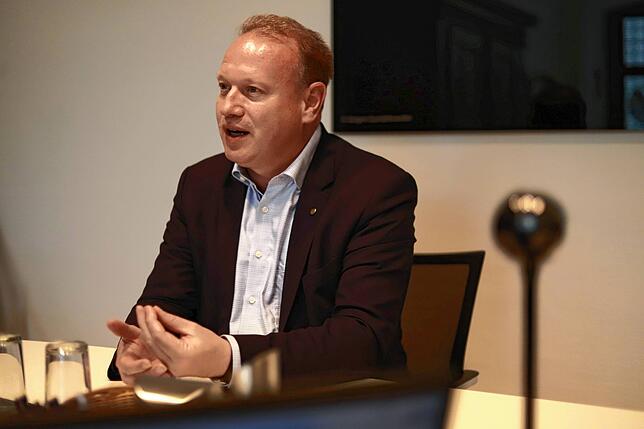 Jan Zeitler in seinem Dienstzimmer. Er wurde im Dezember 2024 für eine zweite Amtszeit gewählt.