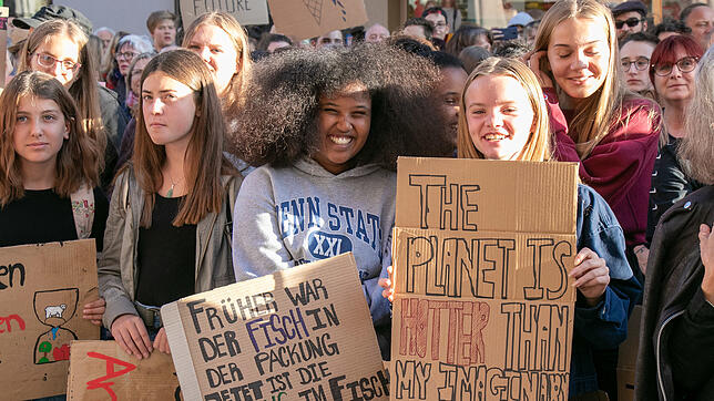 Die Schüler gehen am 29. November wieder für ein besseres Klima auf die Straße, hier ein Bild der Demo am 20. September 2019 mit 700 ...