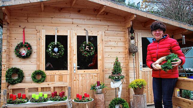 Conny Pulito aus Eggingen hat für den Ja-Verein attraktives Dorfleben Stühlingen Adventskränze und Adventsgestecke auf Bestellung ...