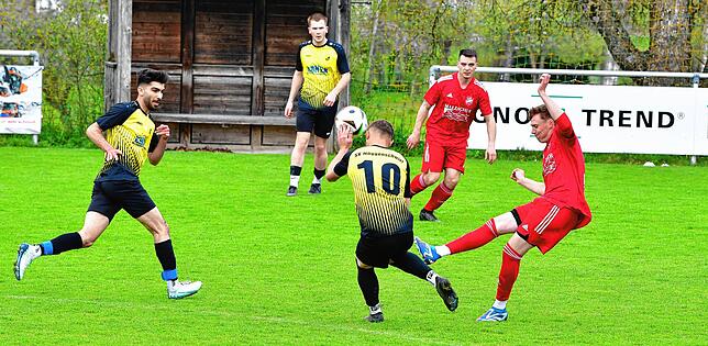 Bild 15: SV Nöggenschwiel besiegt den FC Dachsberg mit 8:1 – und wir haben Fotos!