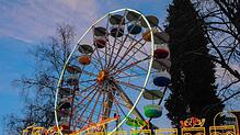 Das 20 Meter hohe SÜDKURIER-Riesenrad ist eine der Attraktionen beim Triberger Weihnachtszauber, der in diesem Jahr zum 13. Mal ...