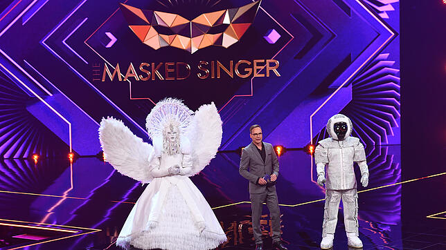 Der Engel und der Astronaut (in der Mitte: Moderator Matthias Opdenhövel) gehören zu den Favoriten auf den Sieg in der Musik-Rate-Show ...