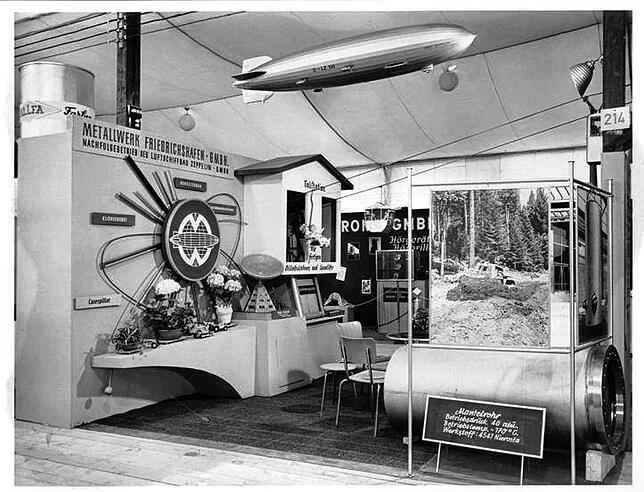 1950 gründete sich die Metallwerk Friedrichshafen GmbH, die später zur Zeppelin GmbH wurde. Hier bei einem Messeauftritt.