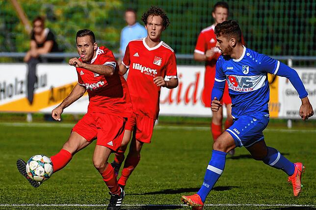 Bild 29: Spitzenreiter FC Erzingen setzt sich mit 5:0 beim FC RW Weilheim durch &ndash; und wir haben die Bilder!