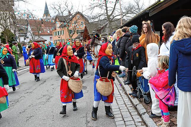 Bild 12: So schön ist der Fasnetmentigs-Umzug in Unterkirnach