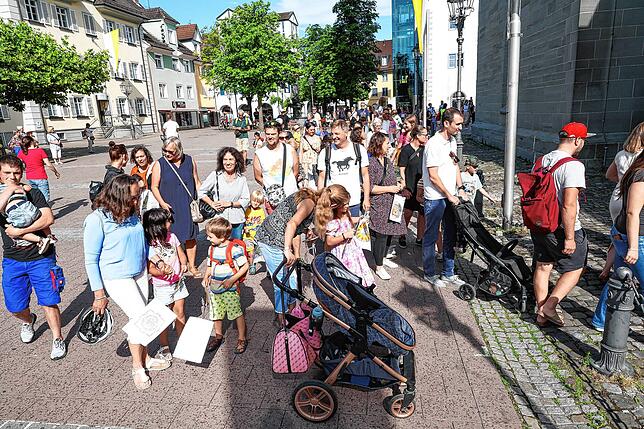 Bild 4: Hausherrenprozession der Kindergärten