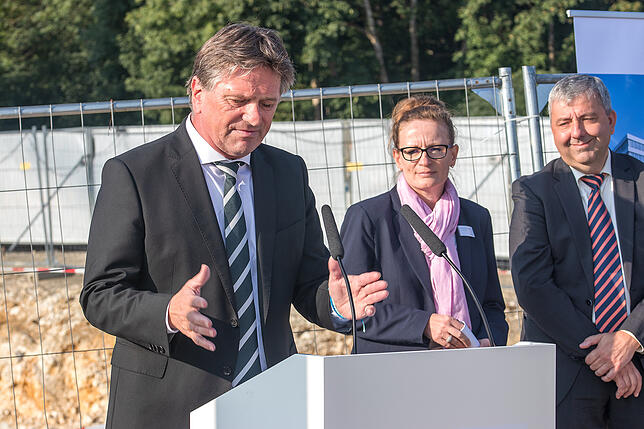 Sozialminister Manne Lucha (links) bescheinigte den Sigmaringern, eine zukunftsfähige Krankenhauskonzeption ausgearbeitet zu haben.
