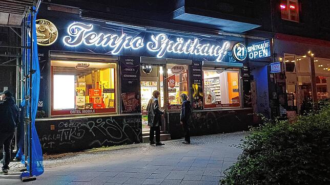 Einer von rund 1000 Berliner Spätis. Im Behördendeutsch hießen sie ursprünglich Spätverkaufsstelle.