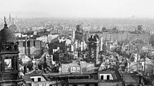 Die Dresdner Altstadt nach der Zerstörung: Blick vom Dach der Katholischen Hofkirche über die Ruinenlandschaft. Das Foto stammt von 1950.