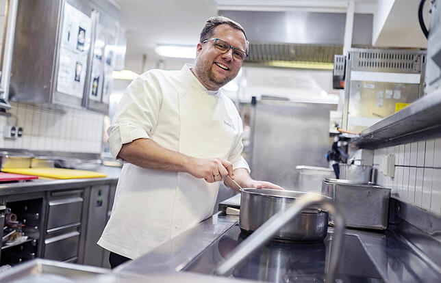 Florian Stolte, Küchenchef der Köhlerstube und der Bauernstube des Hotel Traube Tonbach. Erst im vergangenen Jahr hatte der 35-Jährige ...