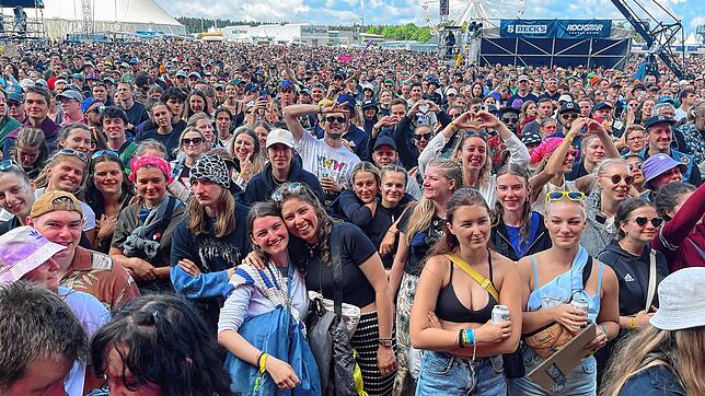 Bild 21: Die besten Bilder vom Auftritt von Tom Odell auf dem Southside 2024