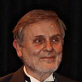 Färbe-Regisseur Andreas von Studnitz hat die Welturaufführung in den 1990er-Jahren in Mannheim inszeniert.