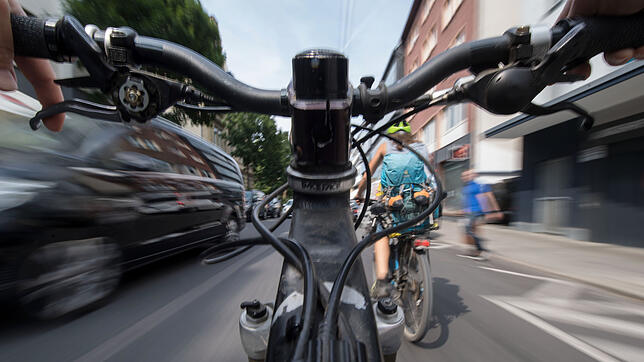 Bild : Pro und Contra Verkehrsübungsplätze: Eine Frage der Sicherheit oder Zeichen für elterliches Versagen?
